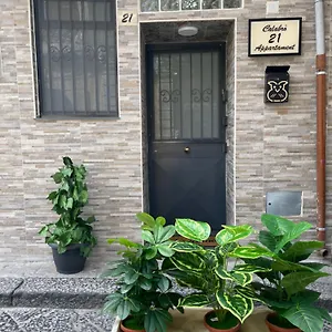 https://calabro-21-appartament.taorminaitalyhotels.com